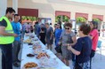 /album/fotogaleria/castejoneros-probando-los-dulces-ofrecidos-por-la-asociacion-cultural-shura-jpg/